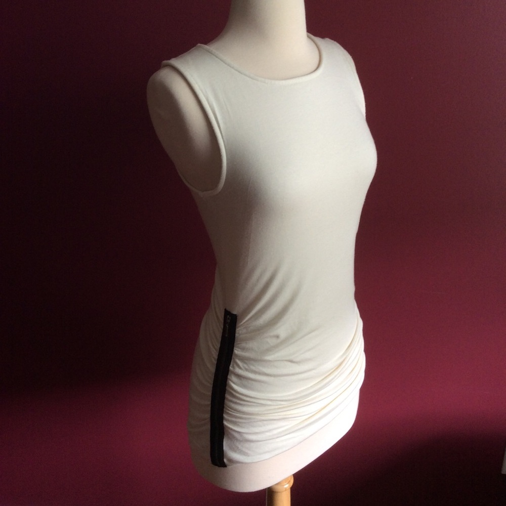 Banana republic sleeveless top nwot